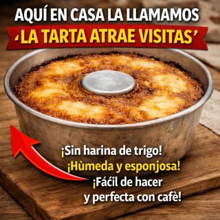 ¡Aquí en casa la llamamos «la tarta atrae visitas». ¡Sin harina de trigo! ¡Húmeda, esponjosa, fácil de hacer y genial para servir con café!