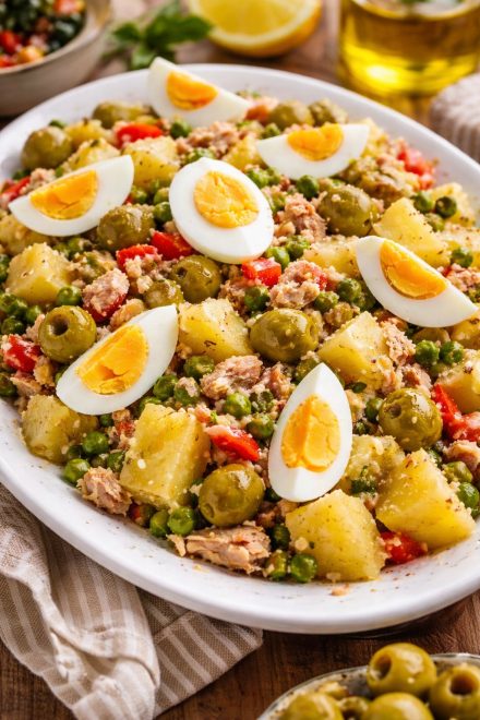 Ensalada Mediterránea de Patata y Atún