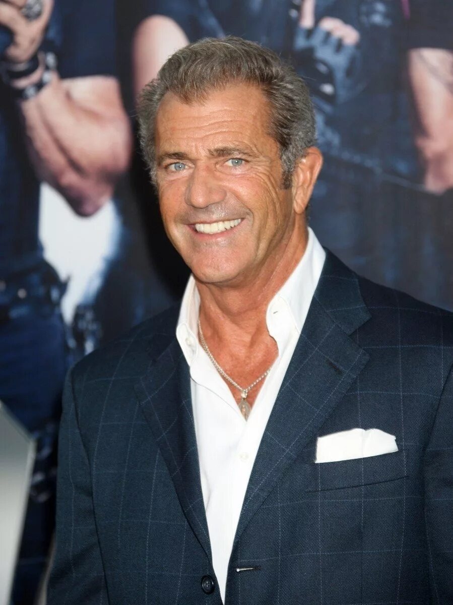 ¡Mel Gibson impacta a los 68 años! Los fans quedan sorprendidos por su renovada apariencia y su reciente salida pública.