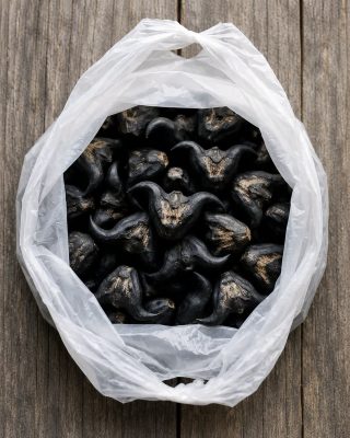 Mi vecino me regaló una bolsa con frutos desconocidos: cómo identificarlos y la mejor forma de consumirlos