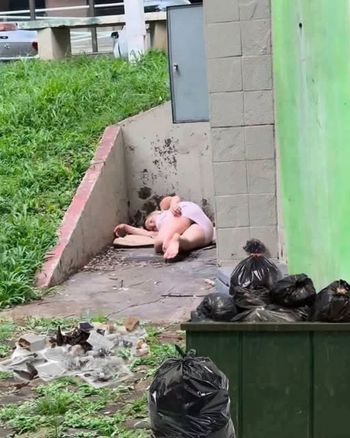 Familiares Dejan Abandonada En Basurero Anciana 85 Años De Edad ¡Debemos Honrar A Nuestros Abuelos!. toca la foto para ver
