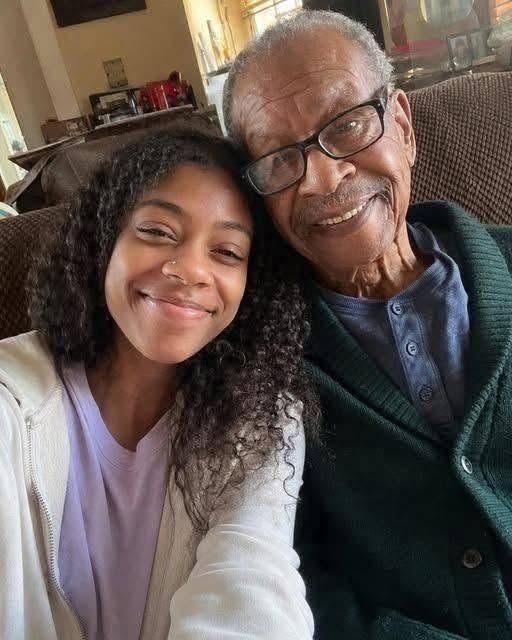 Mi abuelo me crió solo; después de su funeral, descubrí su mayor secreto