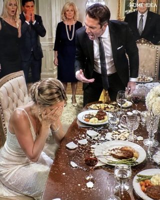 Mi esposo lanzó un plato de cena a mi cabeza porque me negué a darle a su madre mi apartamento y pagarle $1,200 cada mes.