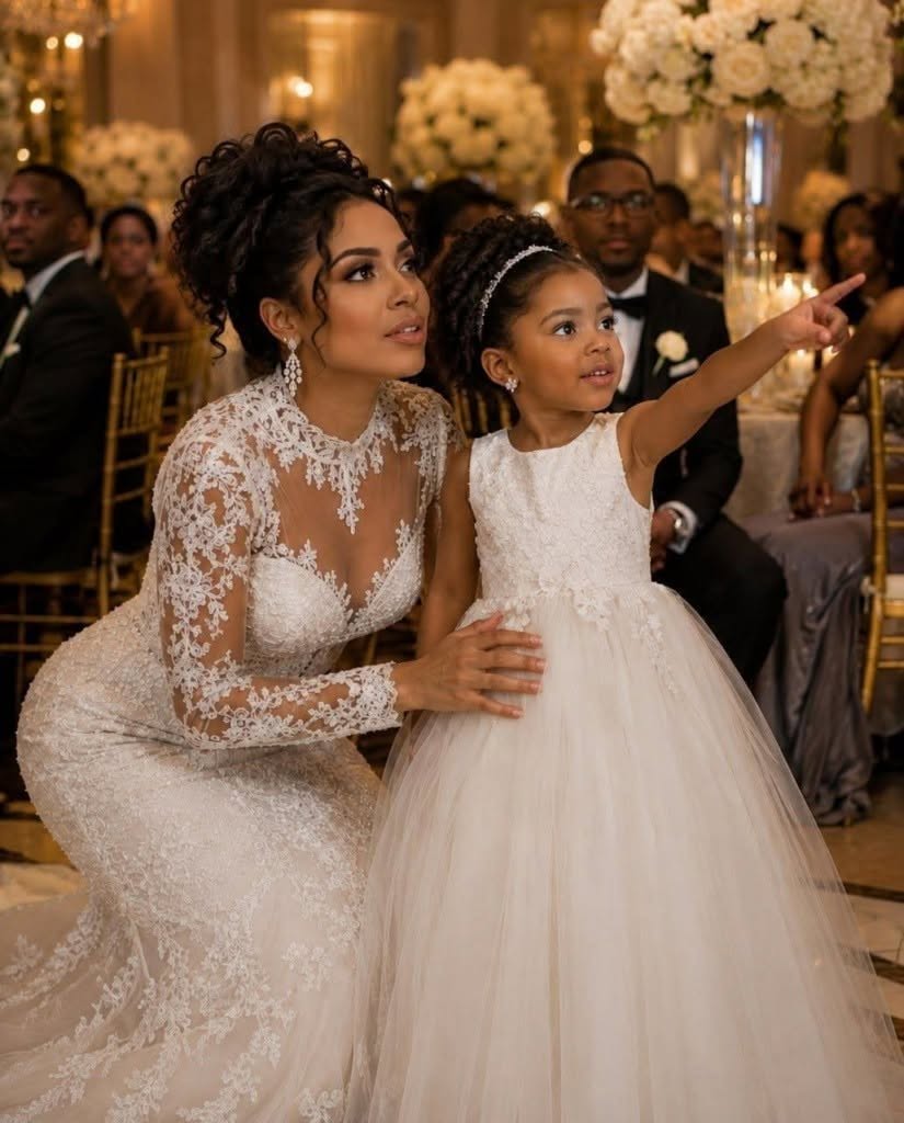 Mi hija tiró de mi vestido de novia y dijo: “Vi al nuevo papá y al tío Peter hacer algo malo”. Lo que hice a continuación dejó atónitos a los 200 invitados.