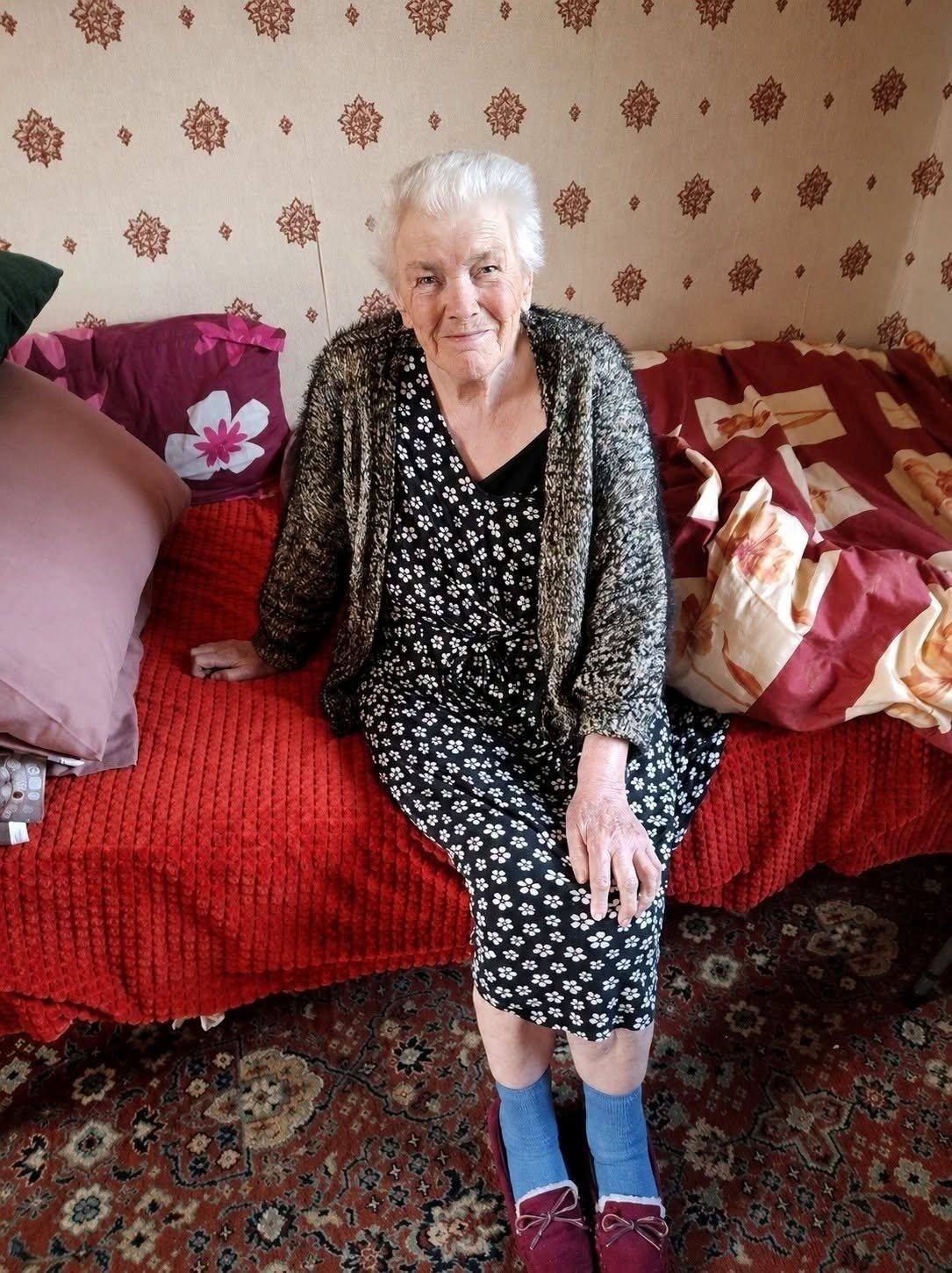 Mi abuela de 87 años llamó llorando a toda la familia y dijo: «Vengan a mi casa el domingo. Esta será nuestra última cena juntos». Temíamos que el médico le hubiera dado una noticia terrible… Pero lo que mi abuela dijo después nos sorprendió todavía más…